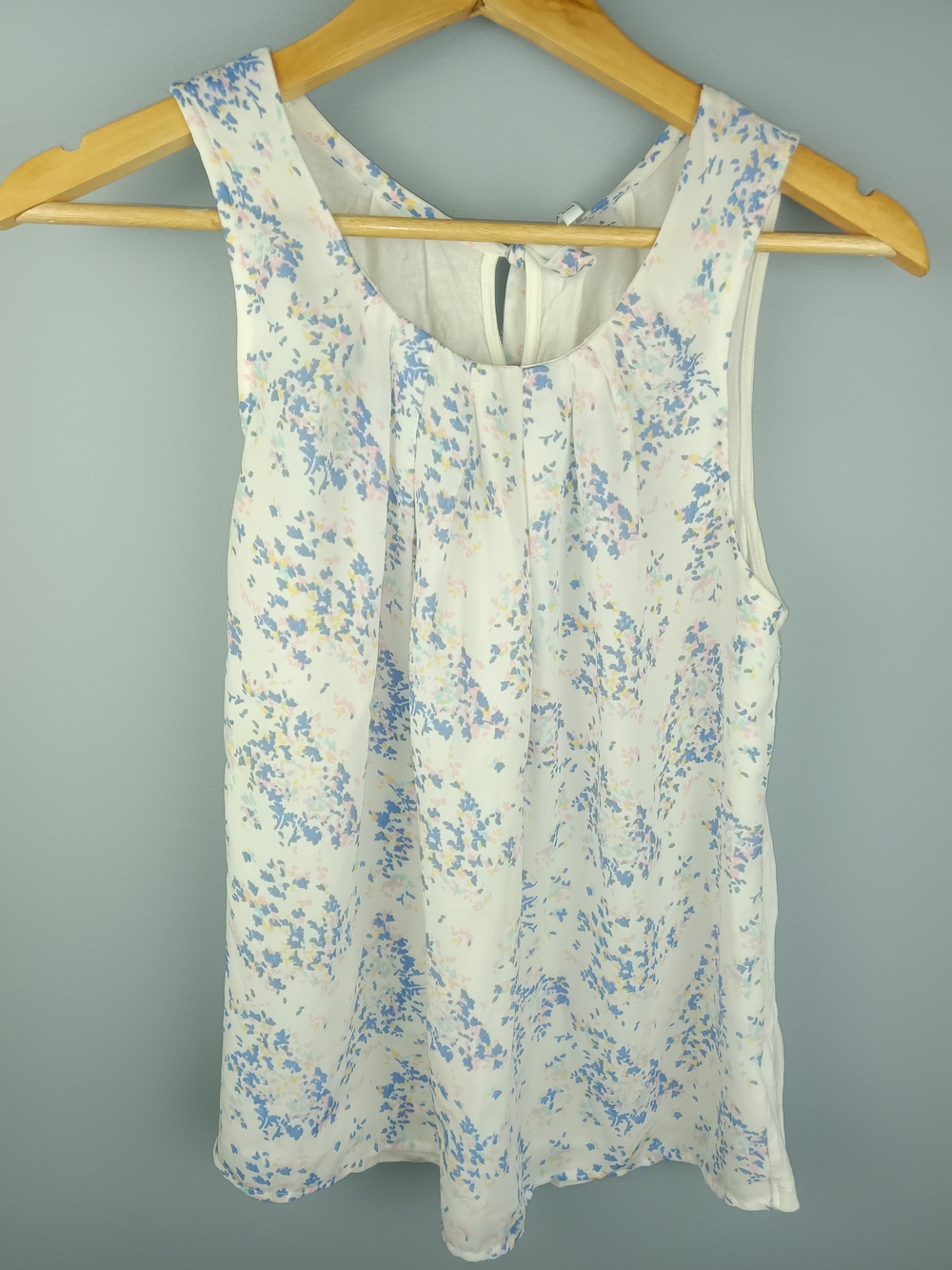 Elle Sleeveless Floral Camisole - Light Blue & Soft Pink